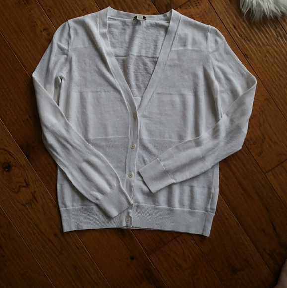 Med. Wht Gap Cardigan - Picture 3 of 5